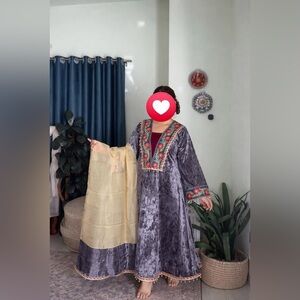 Embroidered Gray Velvet Dress with Cream Dupatta